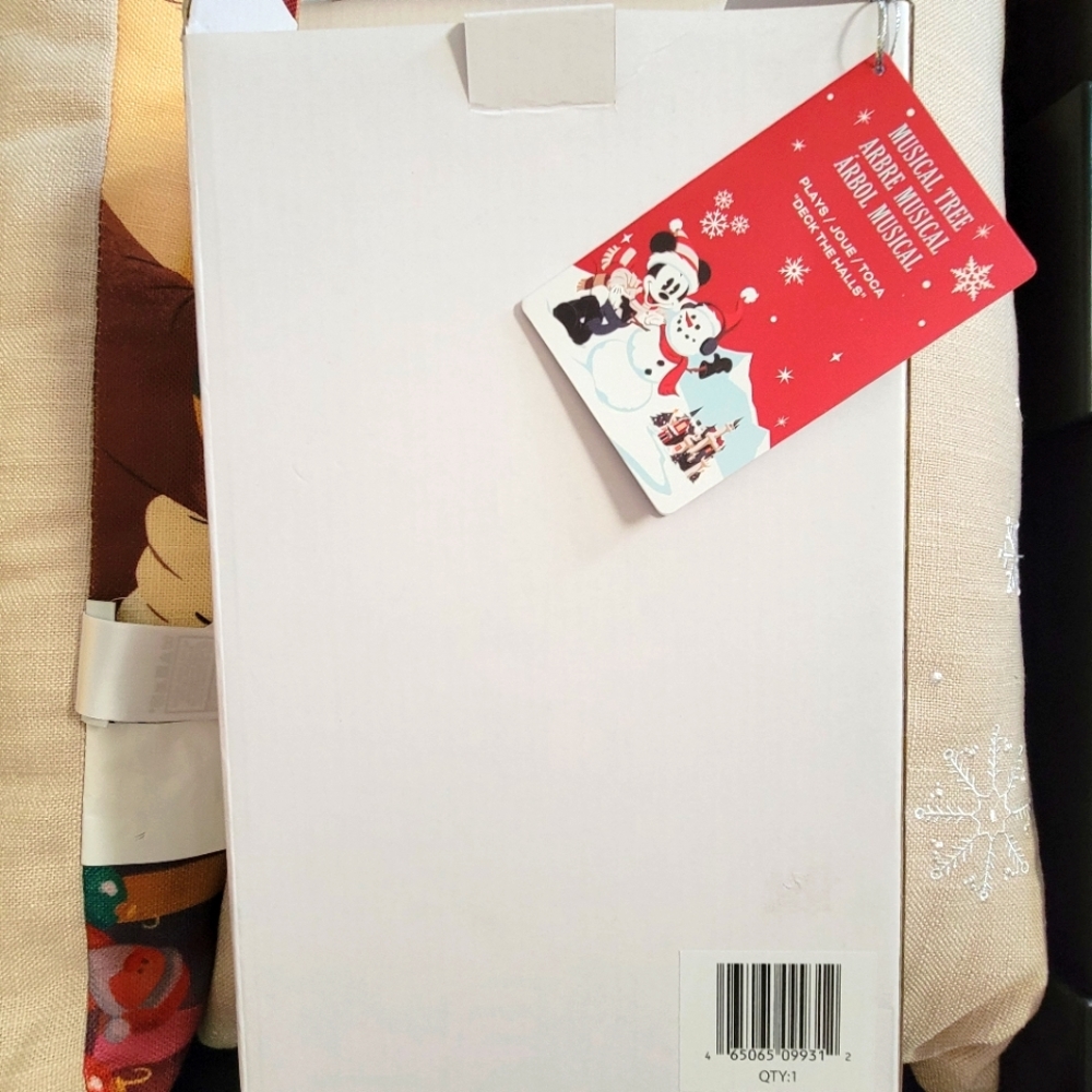DisneyParks Walt's Holiday Lodge Collection Musical Tree New In Box - Picture 5 of 8
